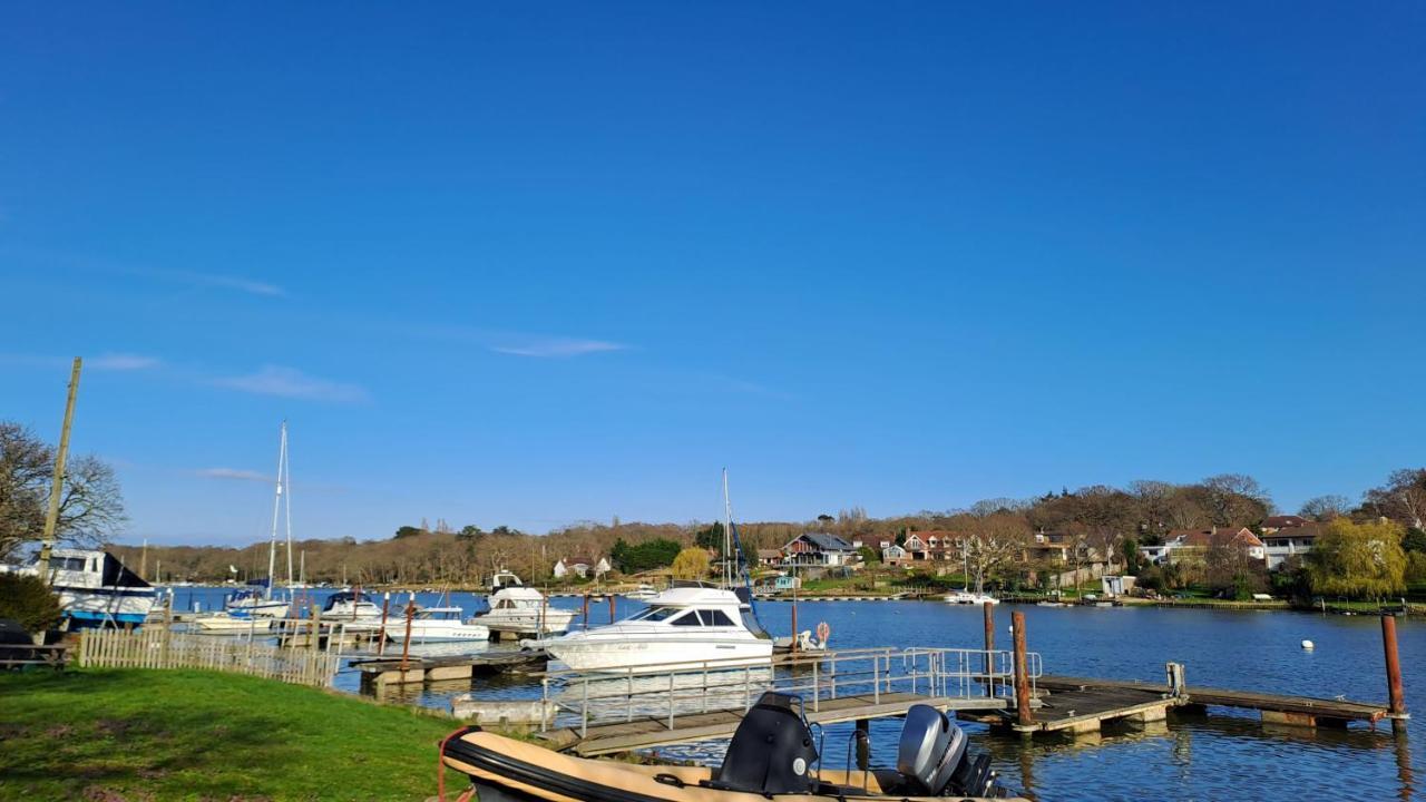 Sandown On The Creek Wootton Bridge  Buitenkant foto